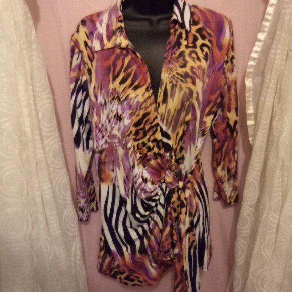 Unique Blouse - Picture 1 of 6